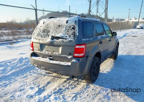 2010 Ford Escape Xlt from USA, damaged, VIN 1FMCU9D73AKB10040